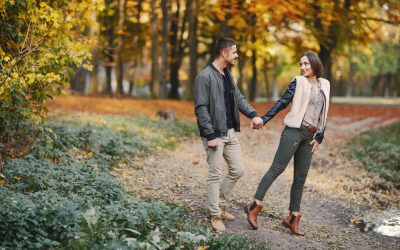 Why Are More Couples Choosing Relationship Retreats Instead of Therapy?